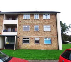 2 bedroom Flat for s...